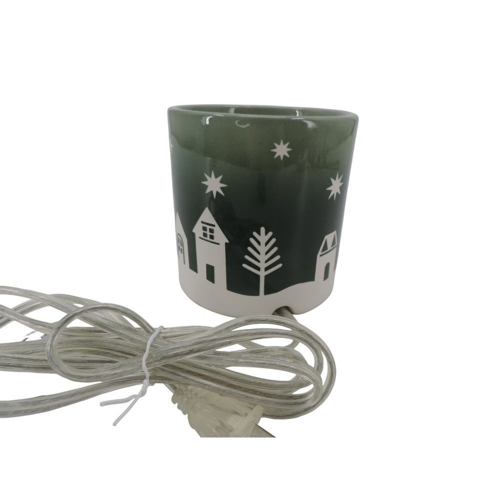 Yankee Candle Wax Warmer Winter Village - Picture 2 of 10